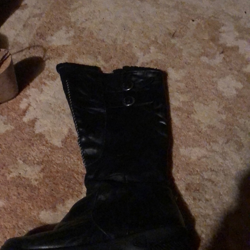Keen winter boots barely worn